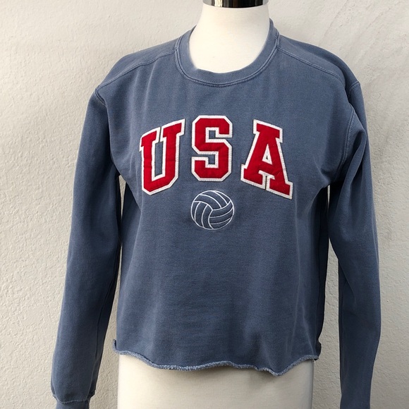 Comfort Colors Sweaters - Vintage Felt Patch USA Volleyball Crop  Sweatshirt Women's Small Patriotic